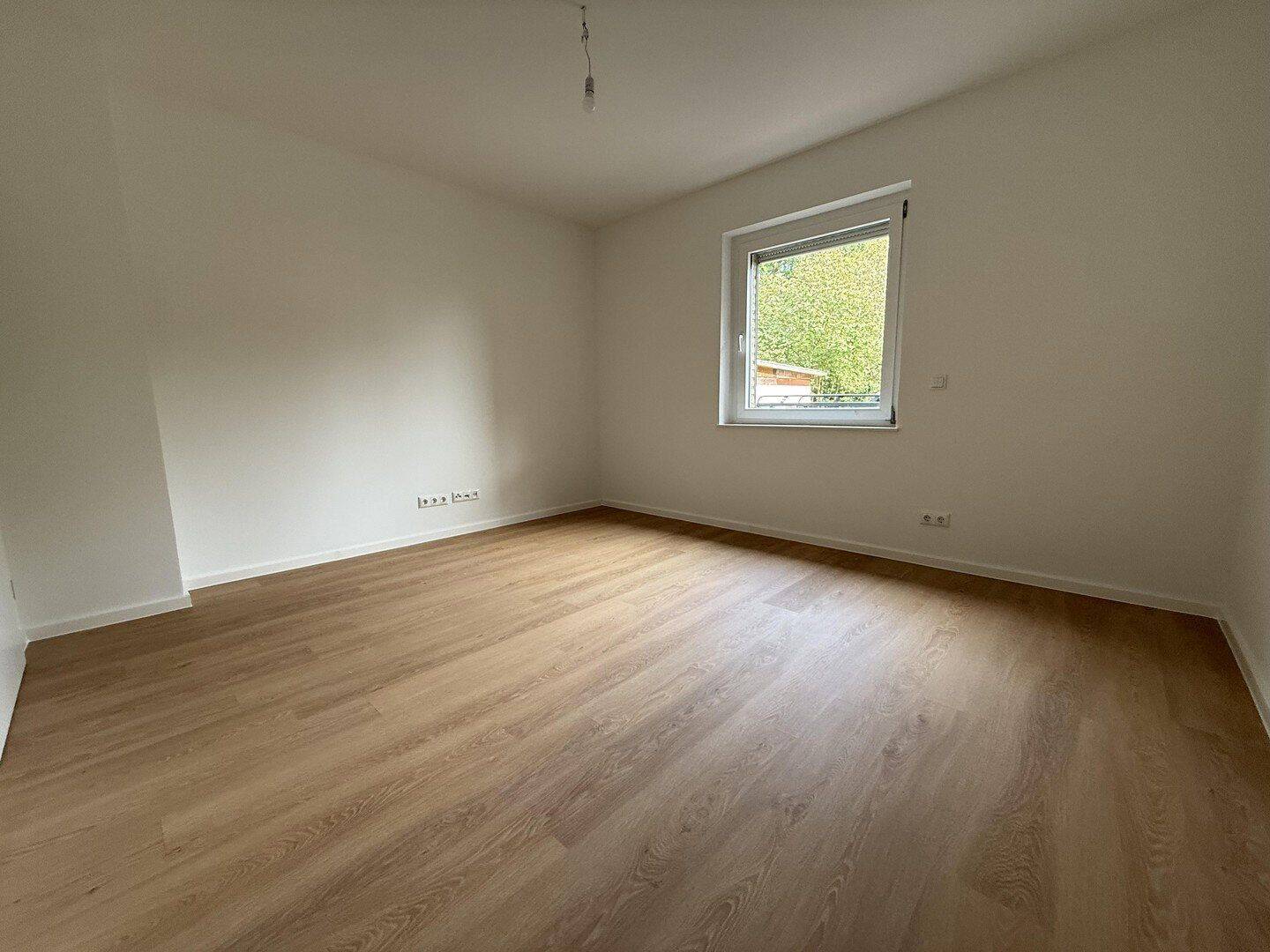 Kernsanierte 2-Zimmer-Wohnung im EG mit Fußbodenheizung und Stellplatz – 29225 Celle – Vorschaubild 2