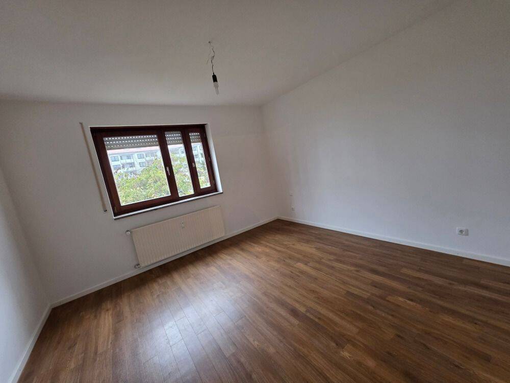 Gemütliche 3-Zimmerwohnung in S-Bahnhofnähe mit Süd-Balkon…. – 82008 Unterhaching – Vorschaubild 3