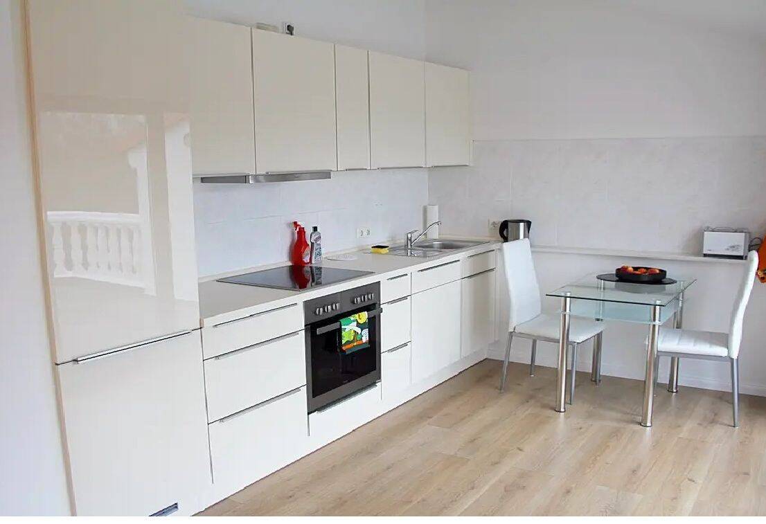 VON PRIVAT: Im Grünen gelegene großzügige lichtdurchflutete Terrassenwohnung mit weitem Ausblick – 64291 Darmstadt – Vorschaubild 7