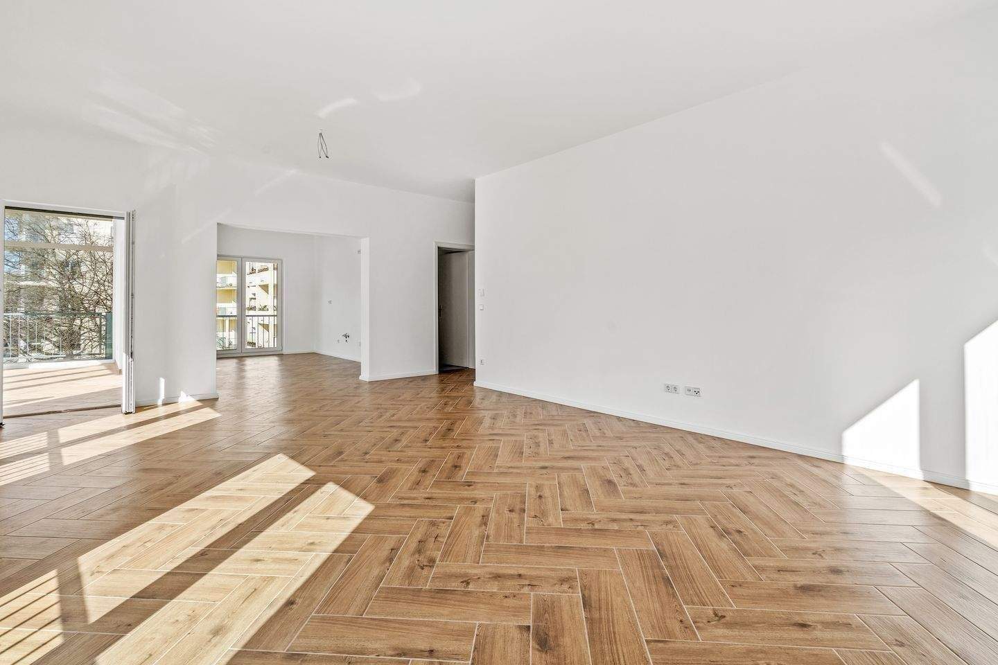 Sofortbezug 4 oder 5 Zimmer, Neubau, Erstbezug / Lift / Wintergarten / Balkon / Bad / Gäste WC – 10243 Berlin – Vorschaubild 7