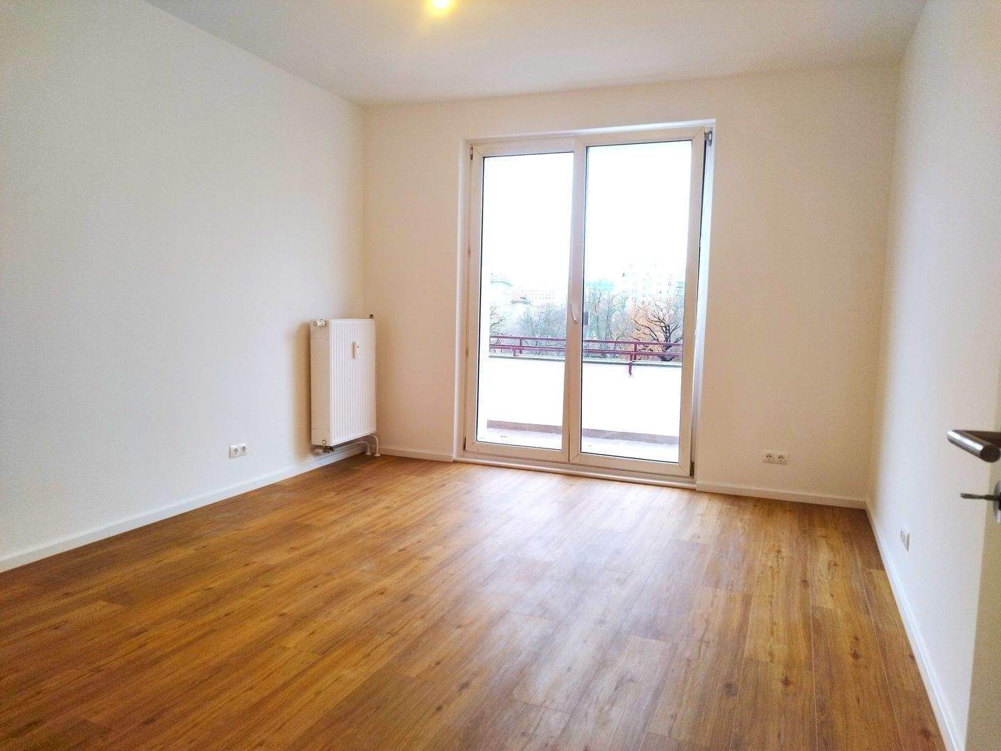 Kernsanierte Altabuwohnungen, nach Ihren Wünschen mit Südbalkon und Tageslichtbad – 0178-8236274 – 10243 Berlin – Vorschaubild 3