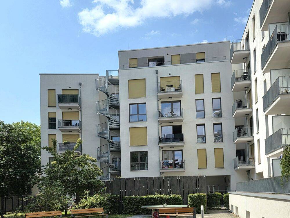 2-Zimmer-Wohnung in Berlin: Aufzug und Blick zum WISTA – 12489 Berlin – Vorschaubild 6