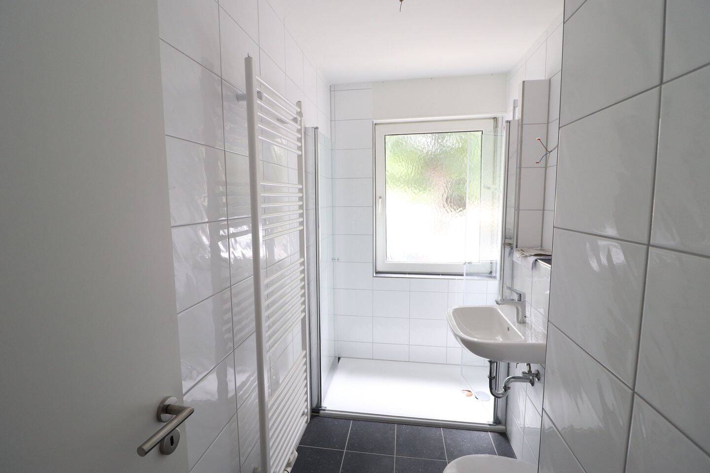 Ab 01.10. Ersteinzug nach Sanierung, 3,5-Zimmer Wohnung mit Balkon, Fernwärme in Parklage – 46117 Oberhausen – Vorschaubild 4