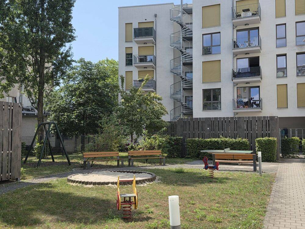 2-Zimmer-Wohnung in Berlin: Aufzug und Blick zum WISTA – 12489 Berlin – Vorschaubild 7