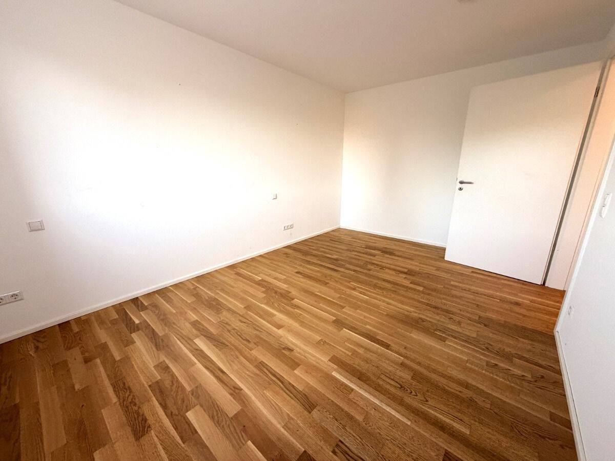 Exklusive und großzügige Dachgeschosswohnung mit sonniger Dachterrasse im Herzen von Vöhringen – 89269 Vöhringen – Vorschaubild 7