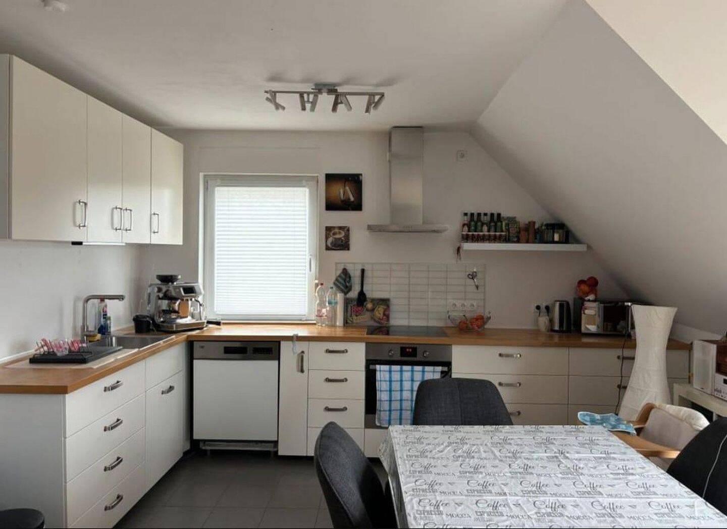 Neuwertige Exclusive/Moderne/Helle Maisonettwohnung 4 Zimmer im Neubaugebiet Sennfeld/Rempertshag – 97526 Sennfeld – Vorschaubild 4