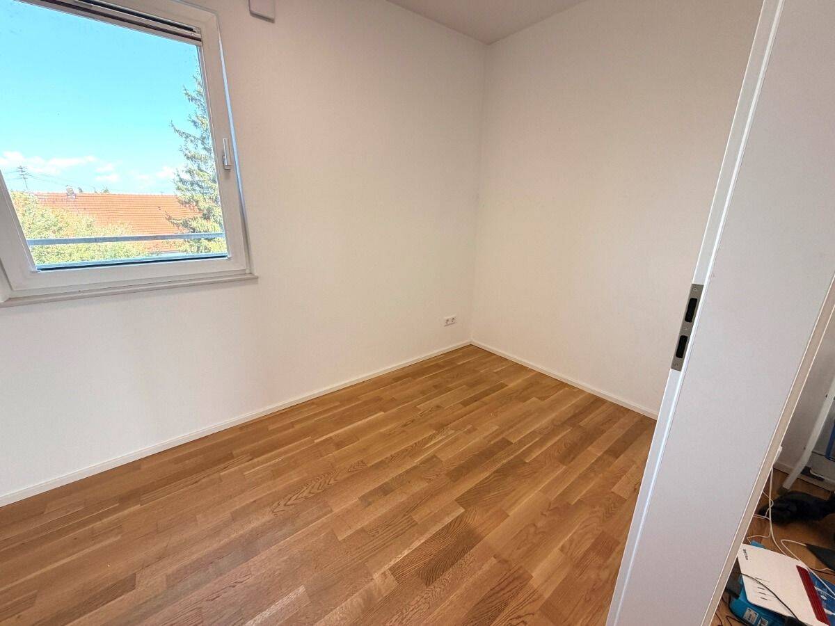 Exklusive und großzügige Dachgeschosswohnung mit sonniger Dachterrasse im Herzen von Vöhringen – 89269 Vöhringen – Vorschaubild 8