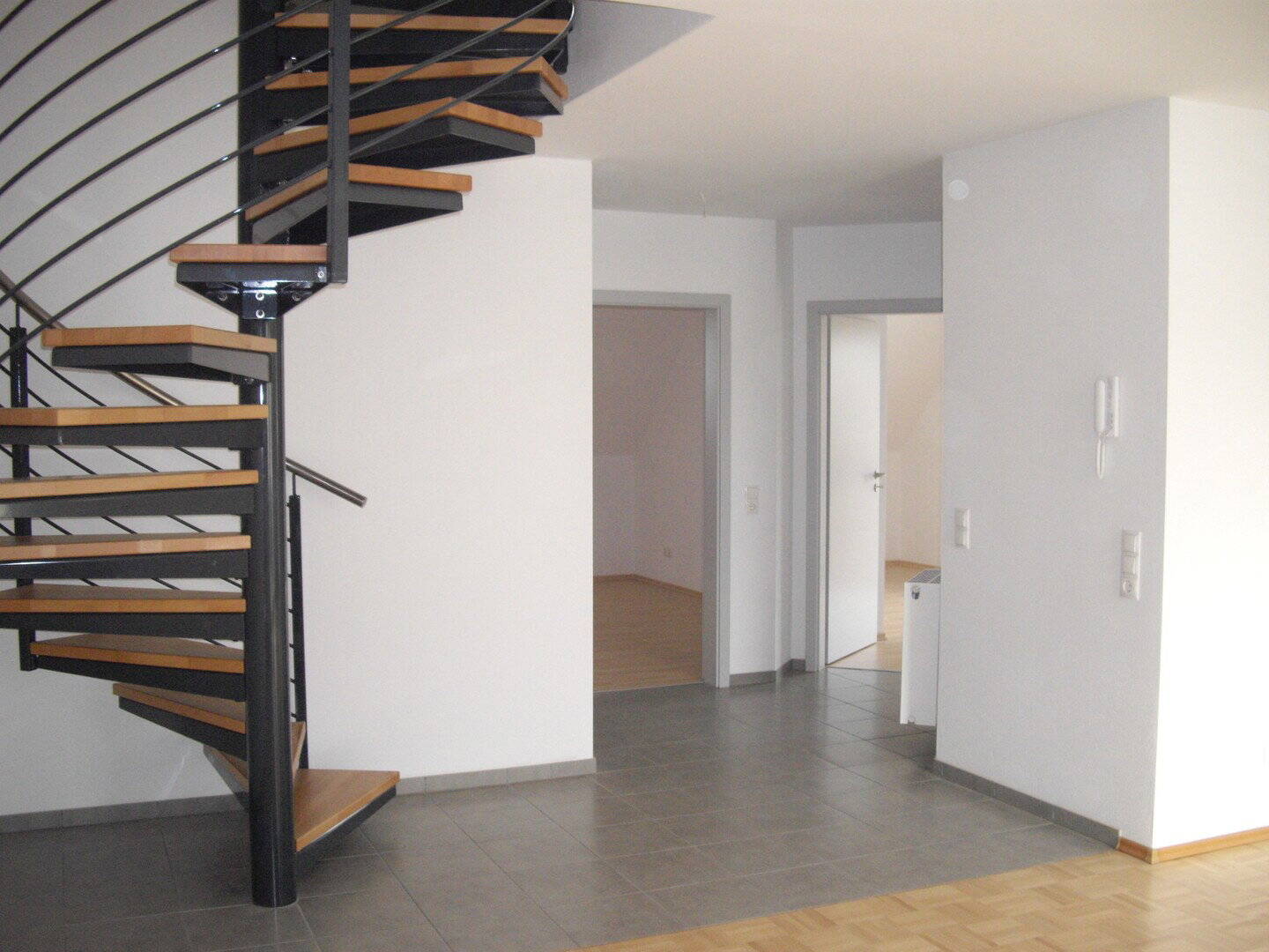 Neuwertige Exclusive/Moderne/Helle Maisonettwohnung 4 Zimmer im Neubaugebiet Sennfeld/Rempertshag – 97526 Sennfeld – Vorschaubild 5