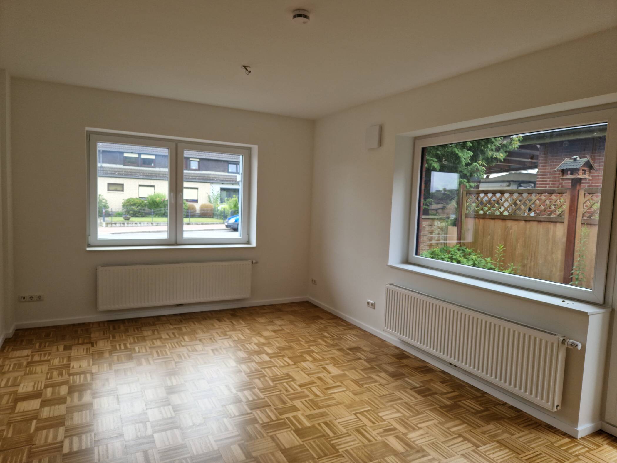 Hier warten 71 m² zum Wohlfühlen auf Sie – saniert und bezugsfertig ab sofort mit Terrasse und großem Gemeinschaftsgarten – 21629 Neu Wulmstorf – Vorschaubild 2