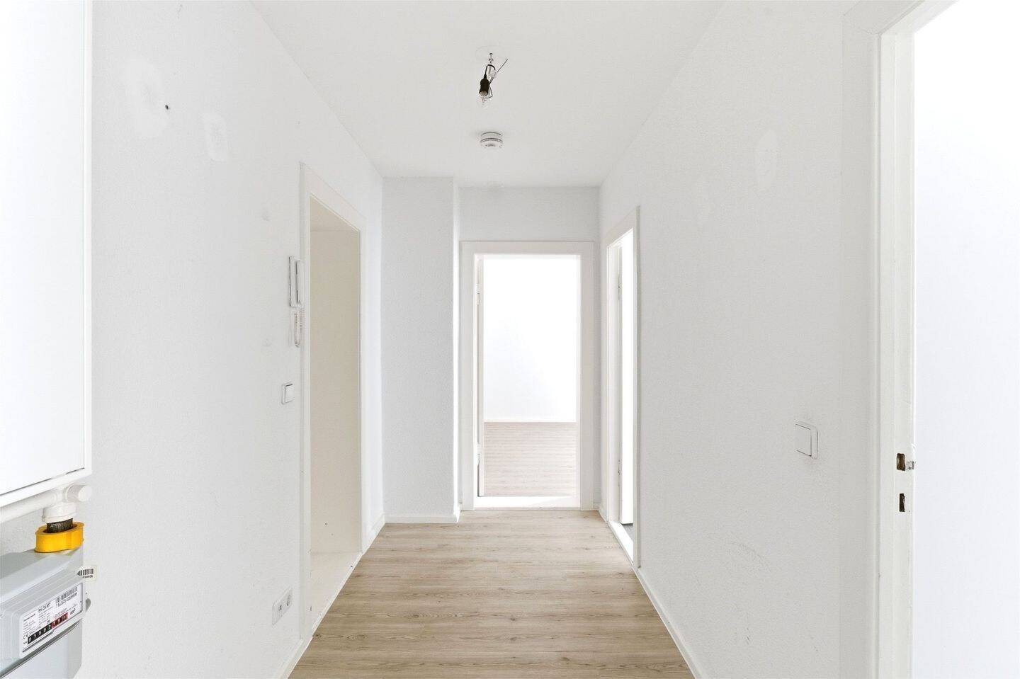 Urban, hell & mittendrin – dein neues 2-Zimmer-Zuhause – 14197 Berlin – Vorschaubild 12