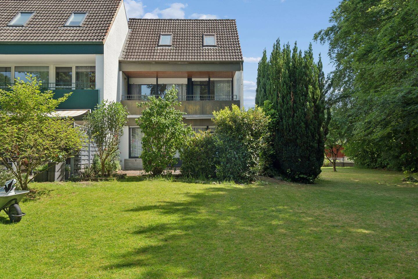 Parkähnliches Grundstück in Alt-Rahlstedt – großzügige Doppelhaushälfte mit Kamin, Loggia und Garage – 22149 Hamburg – Vorschaubild 4