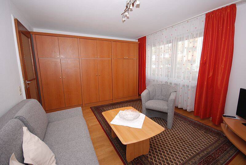 Zwei-Zimmer-Wohnung komplett möbliert und ausgestattet in zentrumsnaher Lage – 83435 Bad Reichenhall – Vorschaubild 6