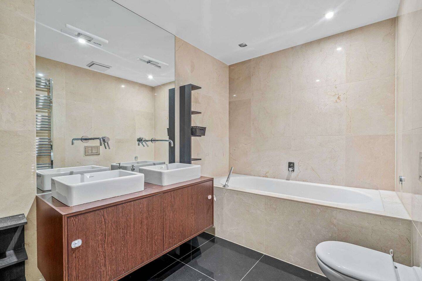Fellini Residenz! Hochwertig: 4 Zi., 2 Bäder, Gäste WC & EBK! Super geschnitten in Toplage – 10179 Berlin – Vorschaubild 7
