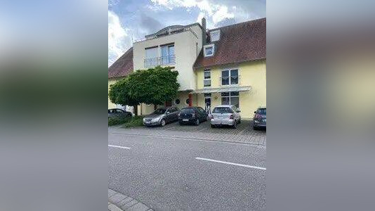 Gepflegte 2-Zimmer-Wohnung mit EBK & TG Stellplatz – 75056 Sulzfeld – Vorschaubild 2
