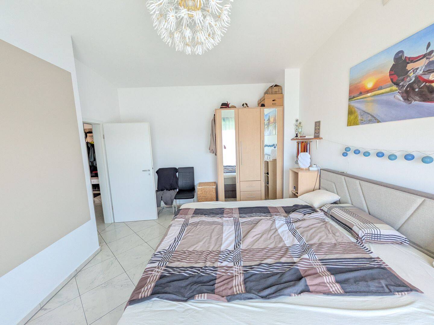 Luxuriöse Dachgeschosswohnung mit großzügiger Dachterrasse & Kaminofen & Panoramablick in Erlangen – 91052 Erlangen – Vorschaubild 4