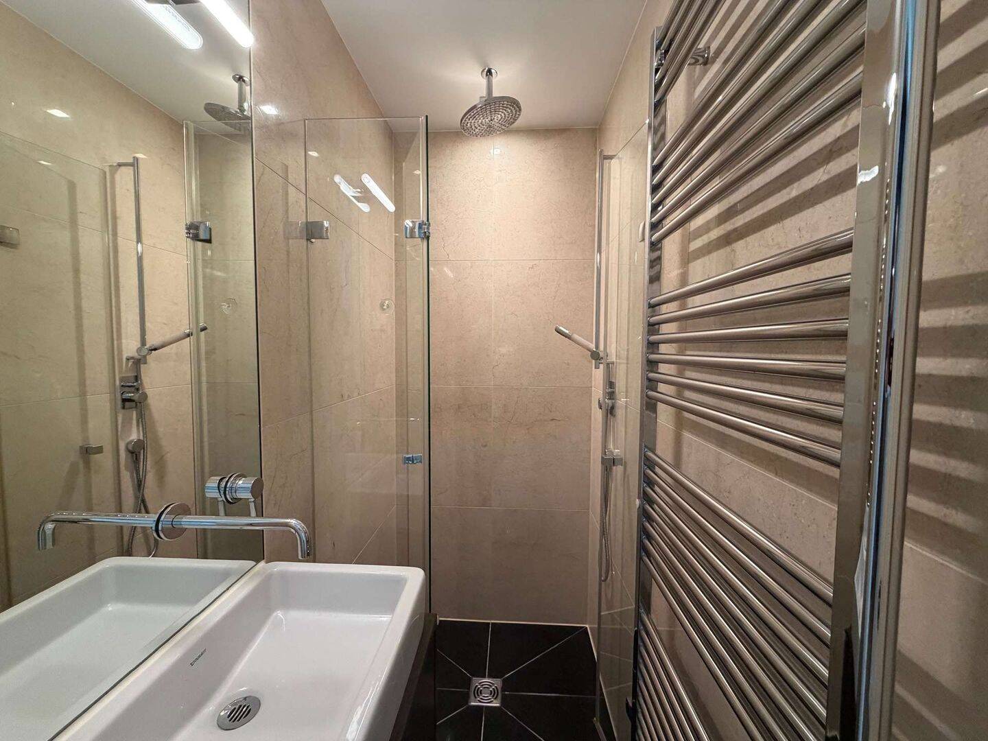 Fellini Residenz! Hochwertig: 4 Zi., 2 Bäder, Gäste WC & EBK! Super geschnitten in Toplage – 10179 Berlin – Vorschaubild 8