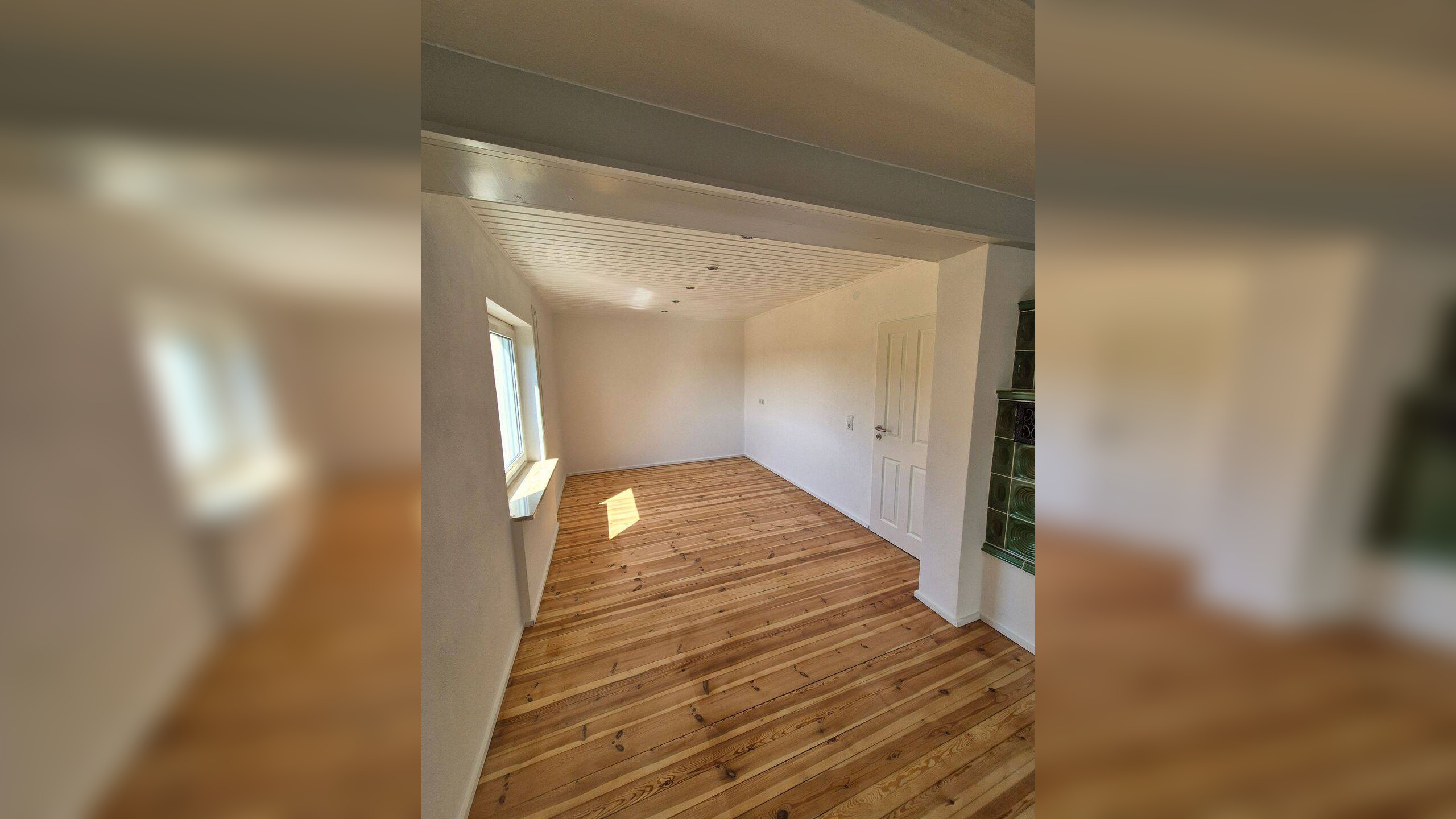 Helle 3-Zimmer-Wohnung mit 30m² Wintergarten, Kachelofen, großem Garten, Garage und Werkstattraum in Schwanstetten – 90596 Schwanstetten – Vorschaubild 2