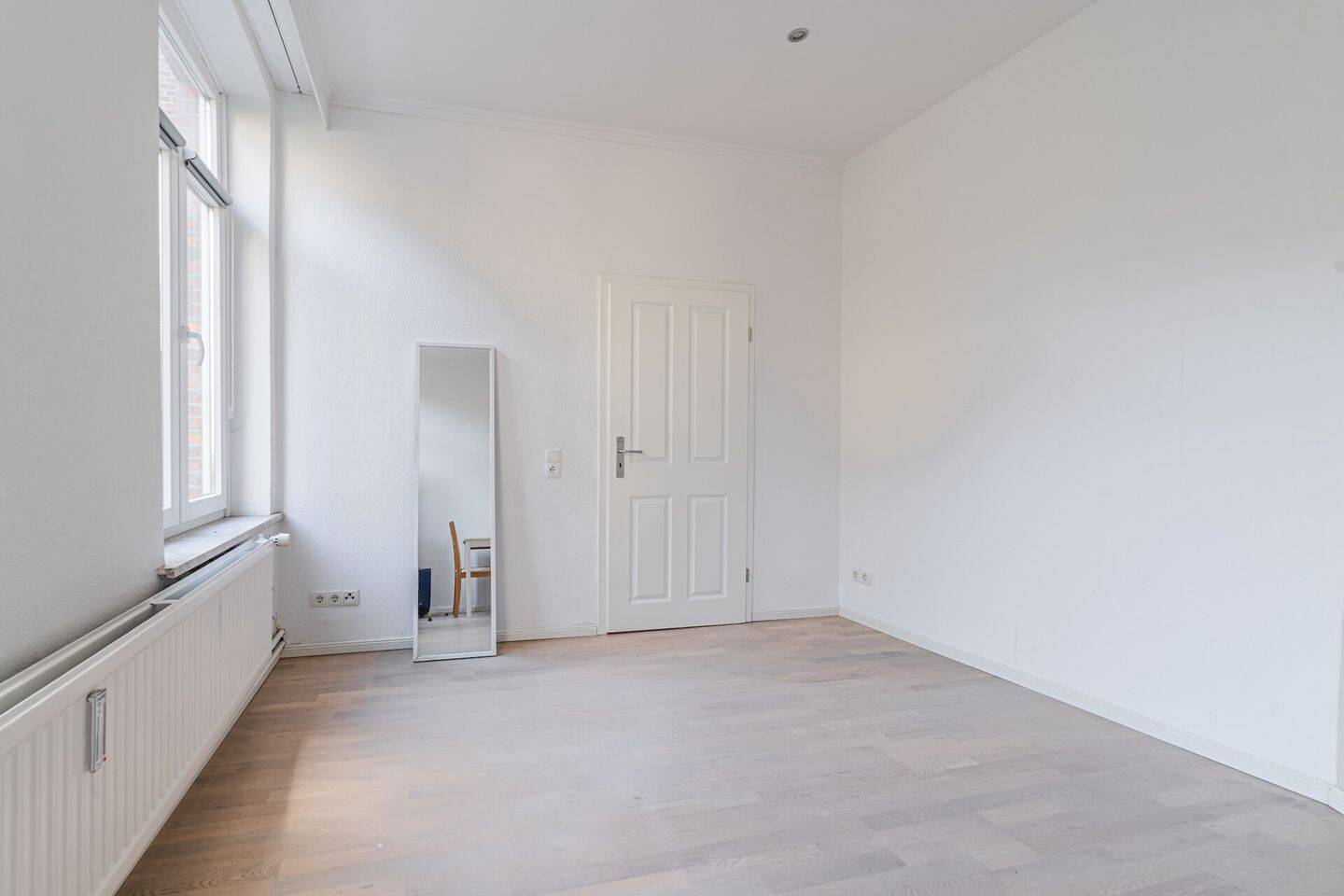 Helle 2-Zimmer-Wohnung mit Einbauküche und Tiefgaragenstellplatz- zentral in Rendsburg gelegen – 24768 Rendsburg – Vorschaubild 6