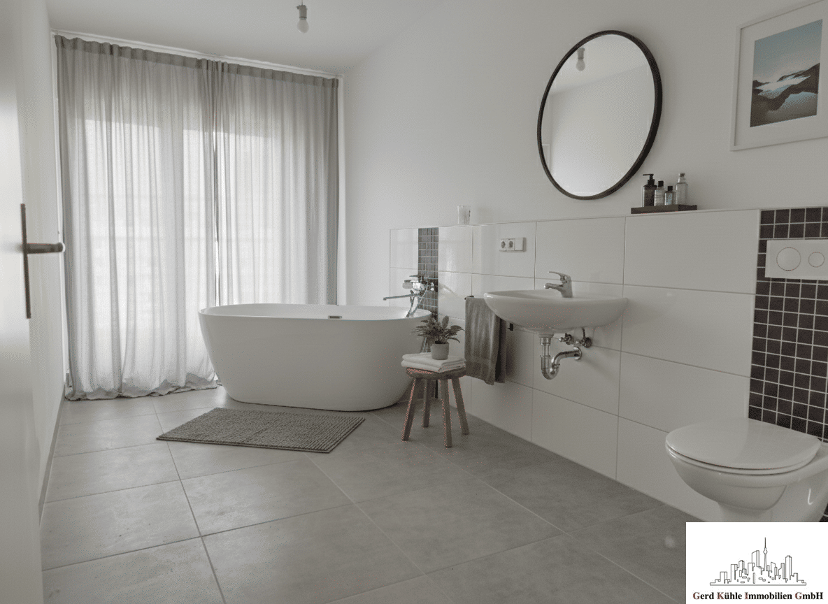 Dachgeschoß zum sofortigen Erstbezug / 4-6 Zimmer möglich / Bad / Gäste WC / Terrasse / sehr hohe Räume – 10243 Berlin – Vorschaubild 6