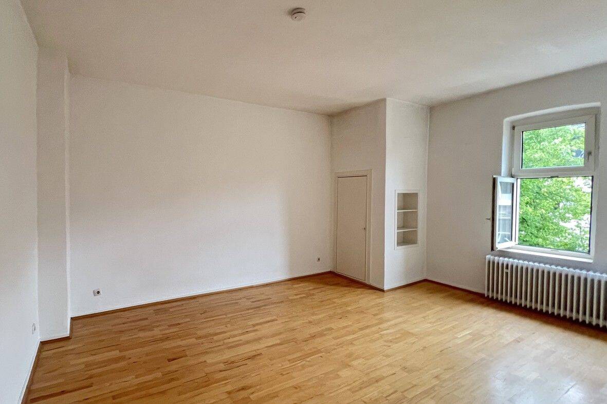 Charmante Altbau-Perle! Helle 2½-R.-Dachgeschoss-Wohnung OHNE BALKON In Rüttenscheid – 45130 Essen – Vorschaubild 3