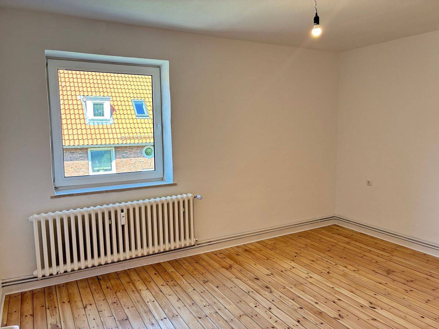 Praktische 2,5 Zimmerwohnung mit Dielenboden – 24149 Kiel – Vorschaubild 4