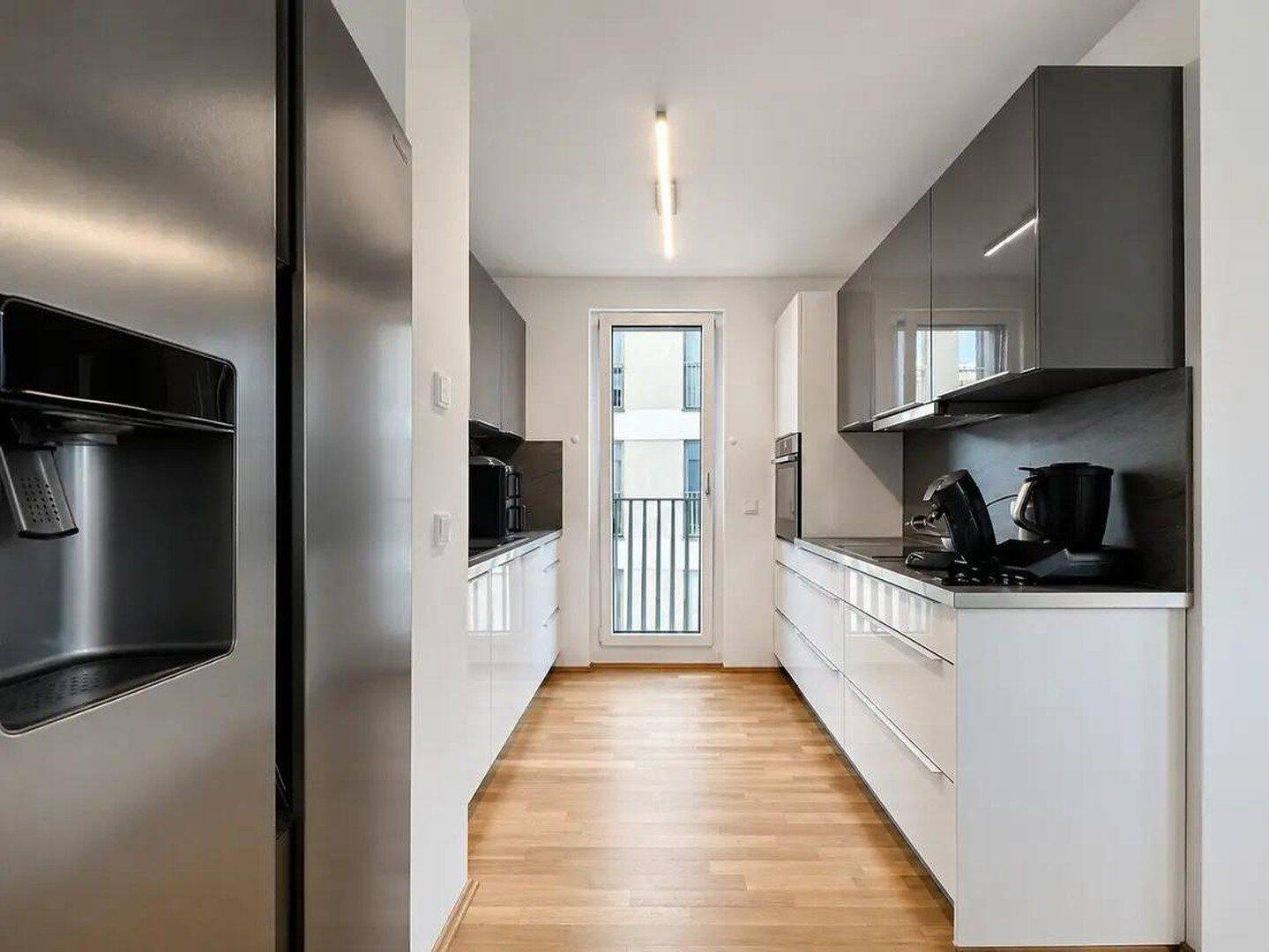 Neuwertige 3-Zimmer-Wohnung mit Balkon, zwei Bädern & TG-Stellplatz – 81249 München – Vorschaubild 4