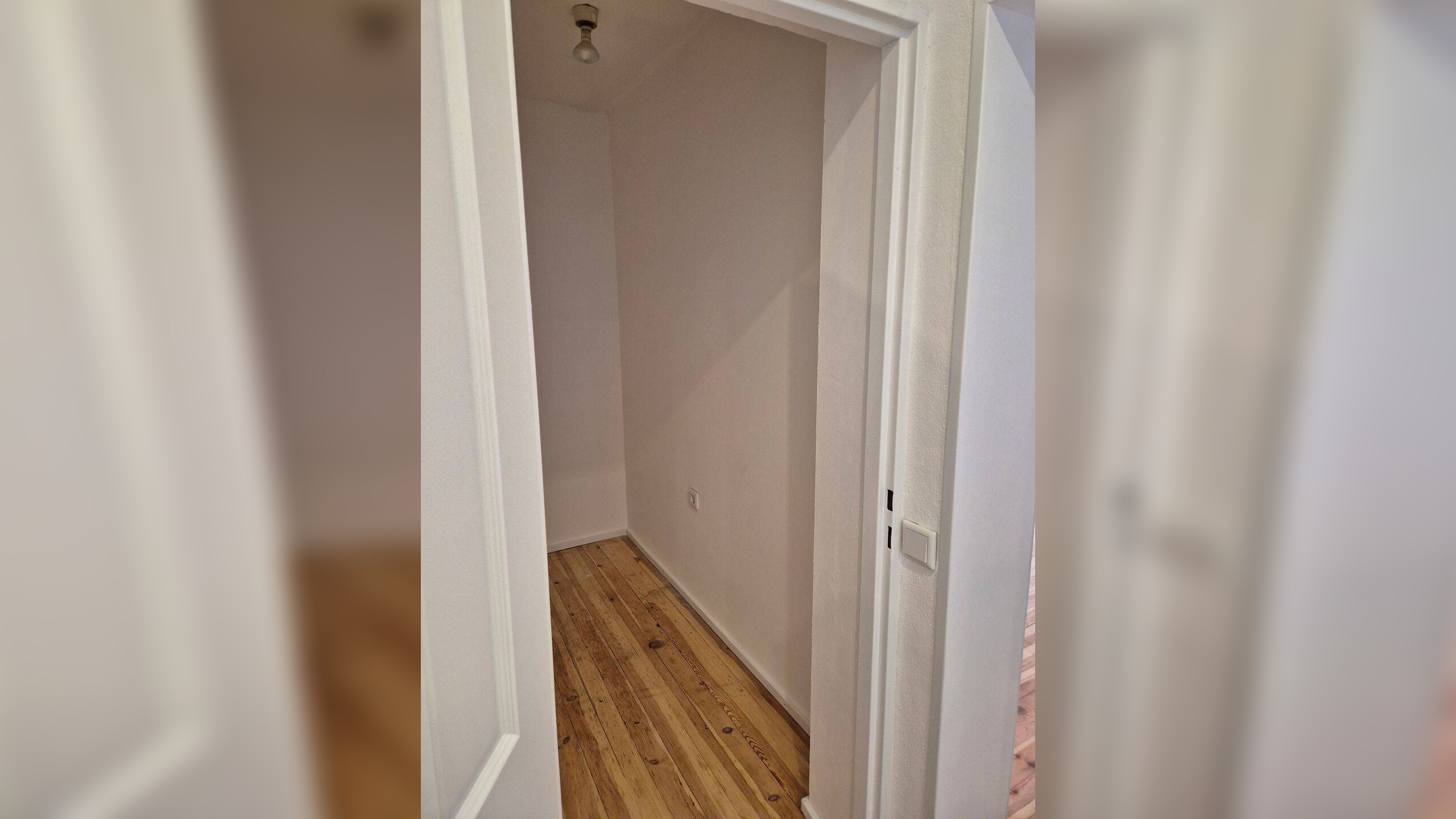 Helle 3-Zimmer-Wohnung mit 30m² Wintergarten, Kachelofen, großem Garten, Garage und Werkstattraum in Schwanstetten – 90596 Schwanstetten – Vorschaubild 8