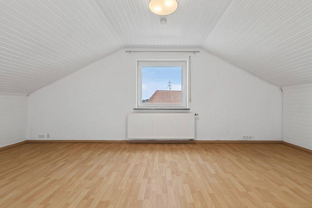 Gemütliche 3-Zimmer-Dachgeschoss Wohnung ab 1.11.2026 in Karlsruhe zu vermieten – 76187 Karlsruhe – Vorschaubild 6