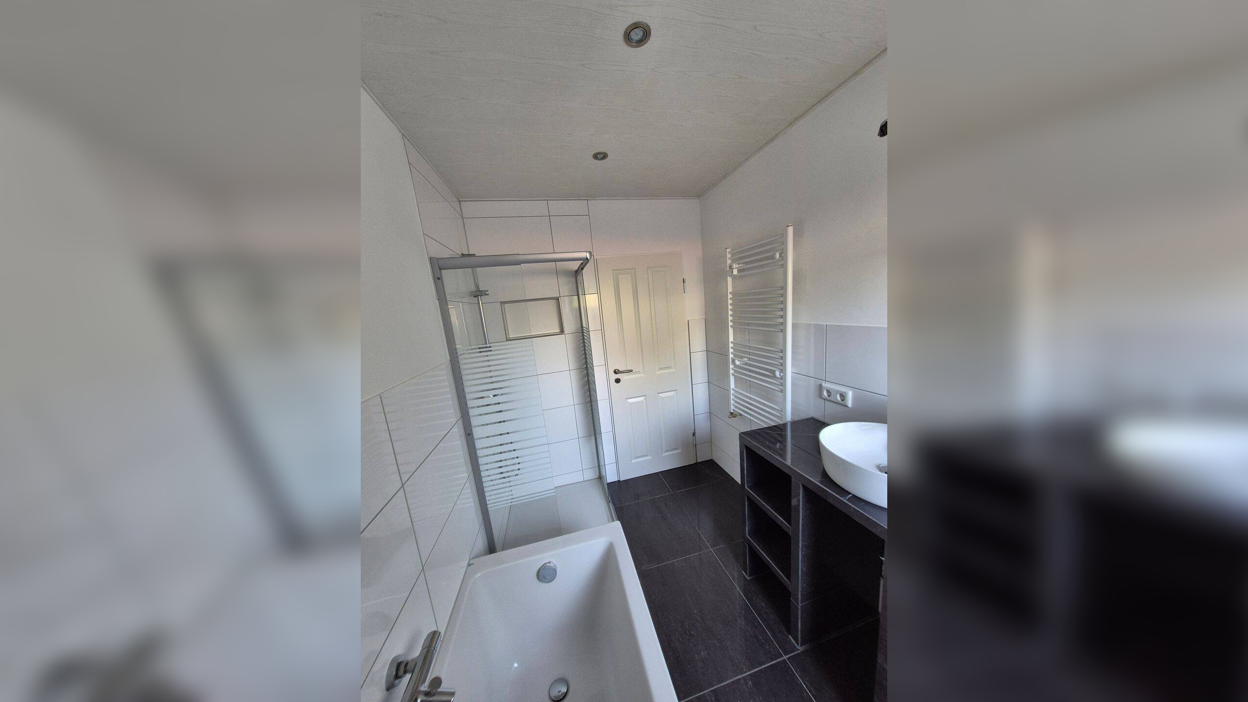 Helle 3-Zimmer-Wohnung mit 30m² Wintergarten, Kachelofen, großem Garten, Garage und Werkstattraum in Schwanstetten – 90596 Schwanstetten – Vorschaubild 9