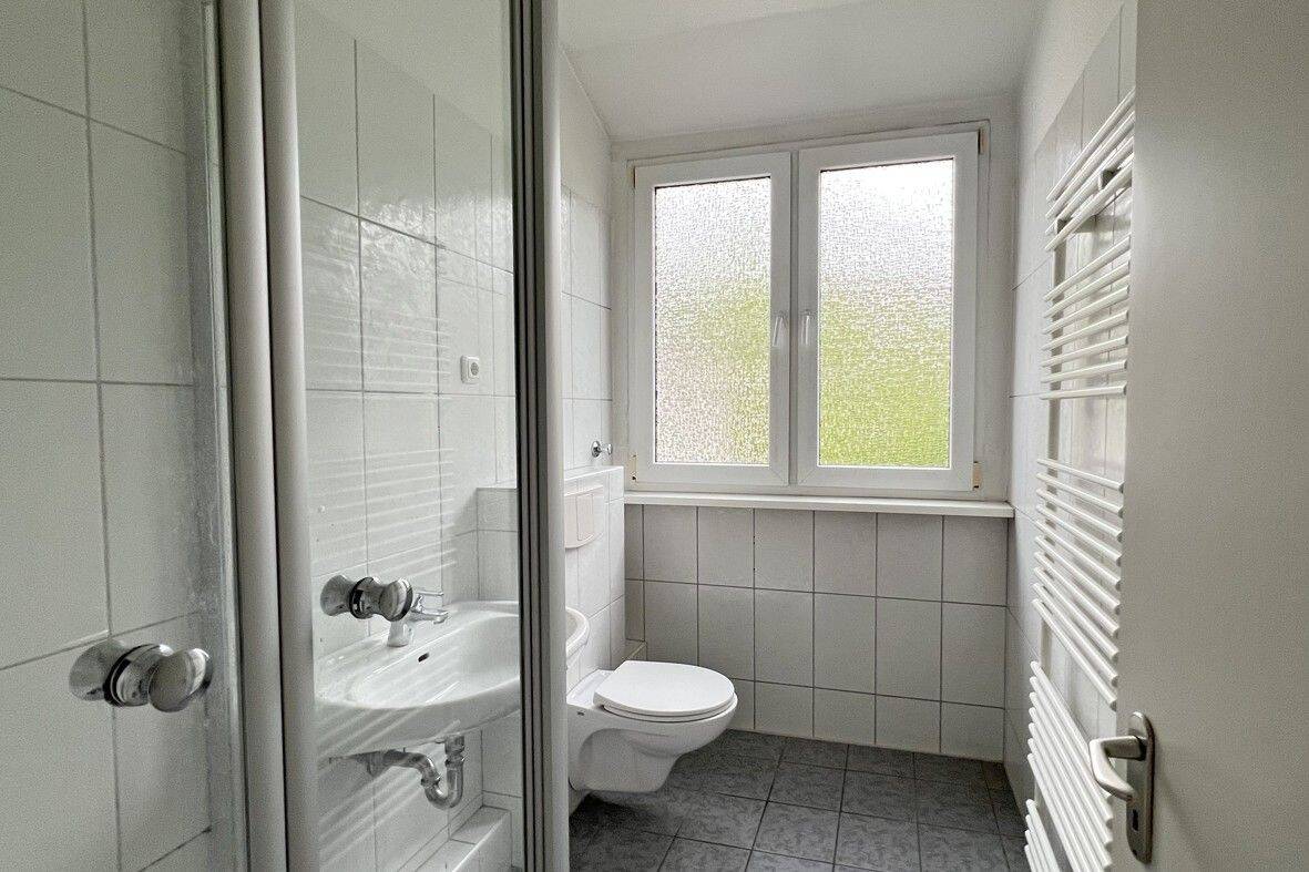 Charmante Altbau-Perle! Helle 2½-R.-Dachgeschoss-Wohnung OHNE BALKON In Rüttenscheid – 45130 Essen – Vorschaubild 7