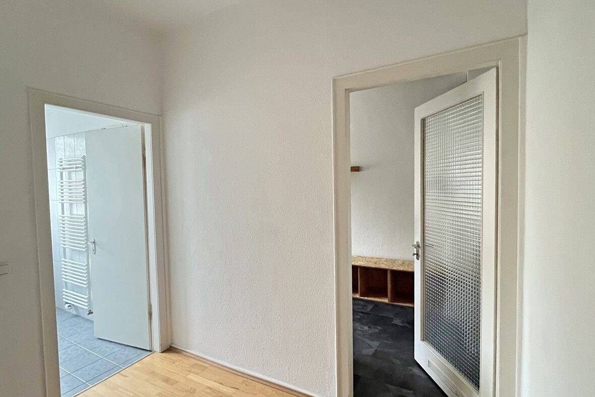 Charmante Altbau-Perle! Helle 2½-R.-Dachgeschoss-Wohnung OHNE BALKON In Rüttenscheid – 45130 Essen – Vorschaubild 8