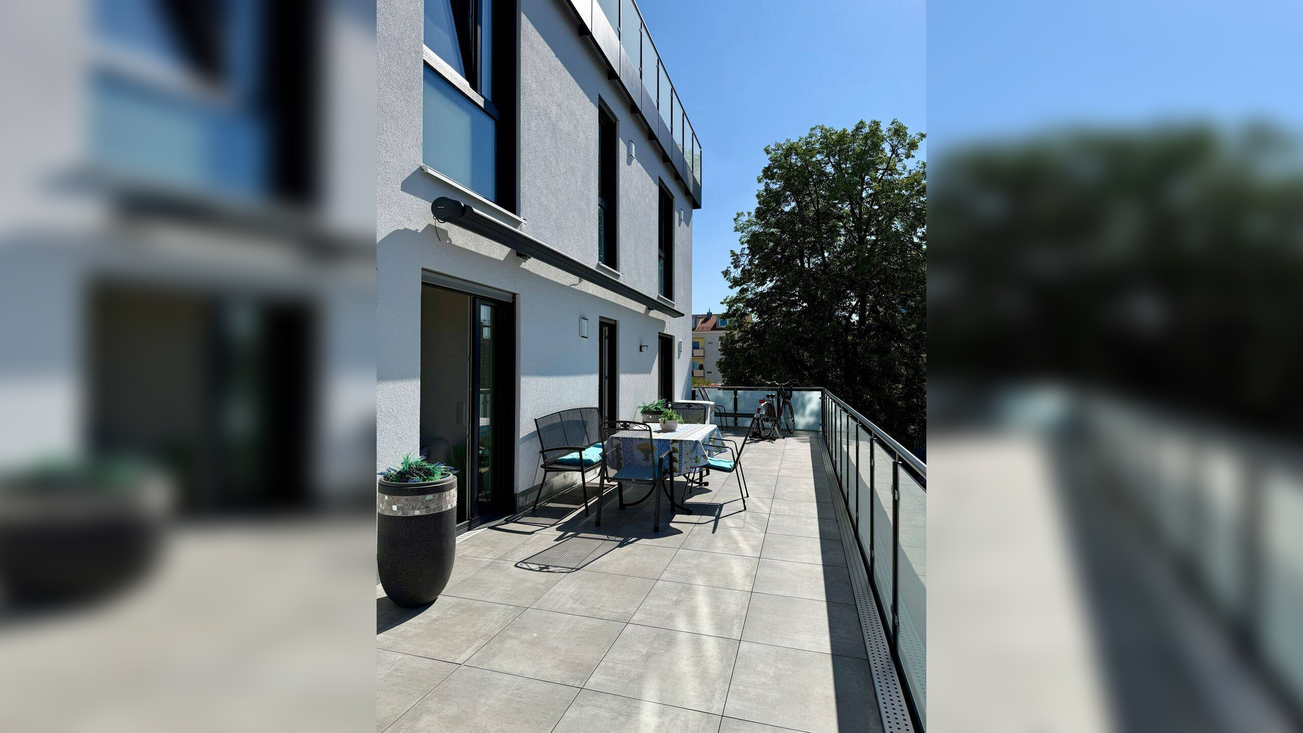 Viel Freiraum für besondere Wohnmomente – Moderne 3-Zimmer-Neubauwohnung mit Sonnenbalkon in Moosach – 80992 München – Vorschaubild 2