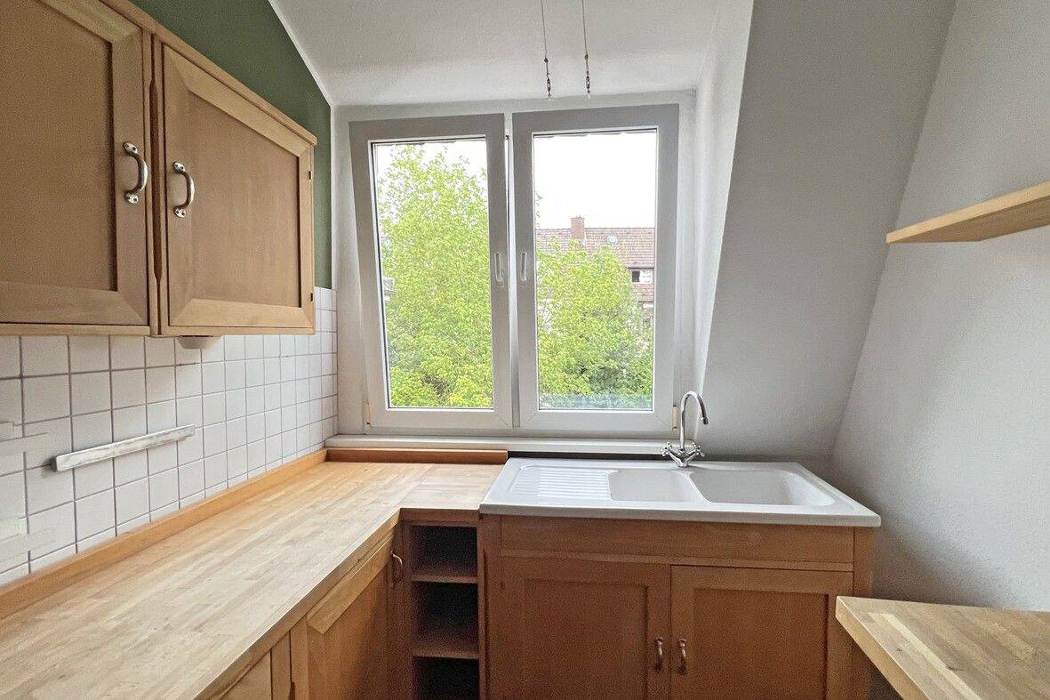 Charmante Altbau-Perle! Helle 2½-R.-Dachgeschoss-Wohnung OHNE BALKON In Rüttenscheid – 45130 Essen – Vorschaubild 10