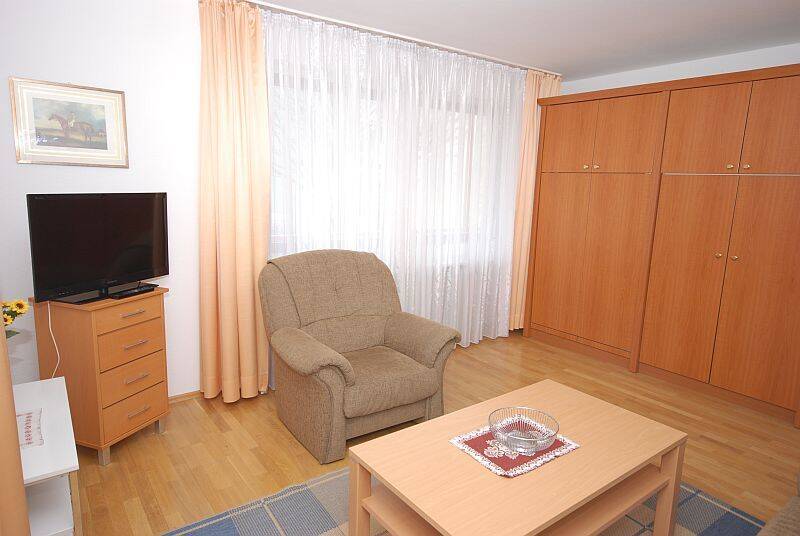 Zwei-Zimmer-Wohnung komplett möbliert und ausgestattet in zentrumsnaher Lage – 83435 Bad Reichenhall – Vorschaubild 4