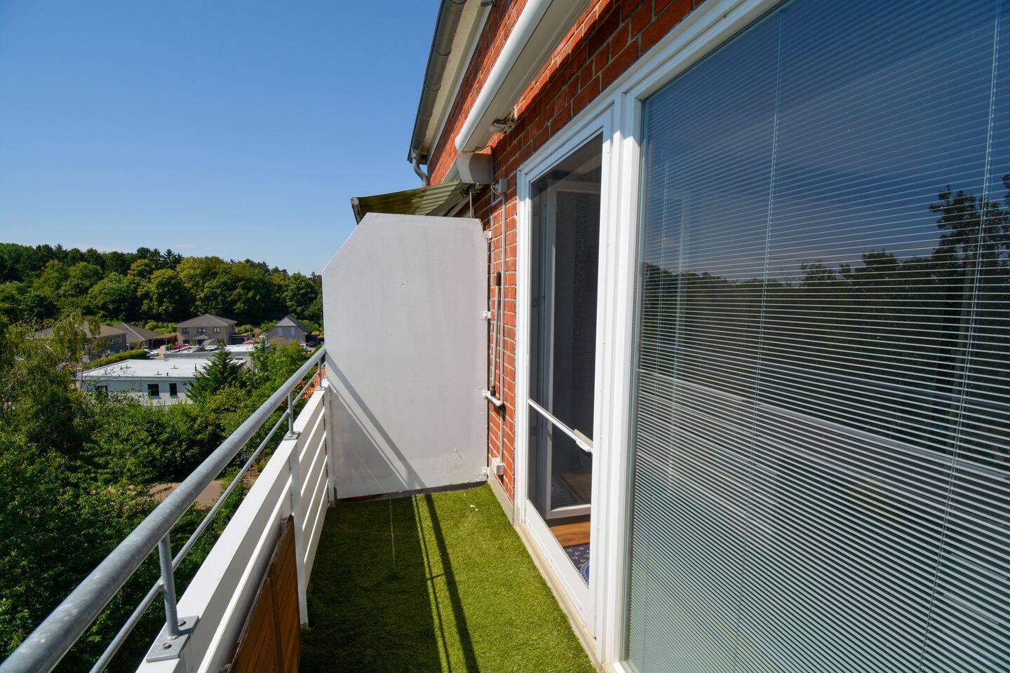 Ansprechende Mietwohnung mit Balkon (Wasserblick) – 23570 Lübeck – Vorschaubild 4
