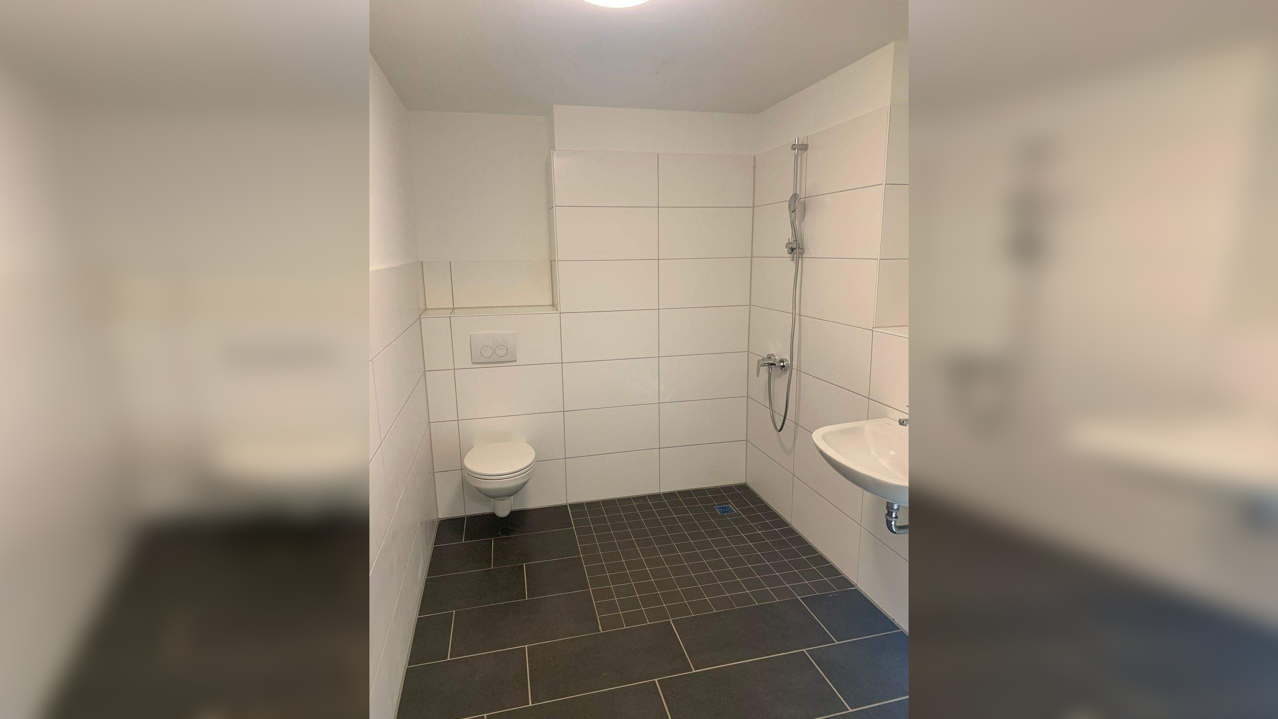 Neubauerstbezug: 2-Zimmer-Wohnung für 2 Personen **Wohnberechtigungsschein erforderlich** – 22041 Hamburg – Vorschaubild 6