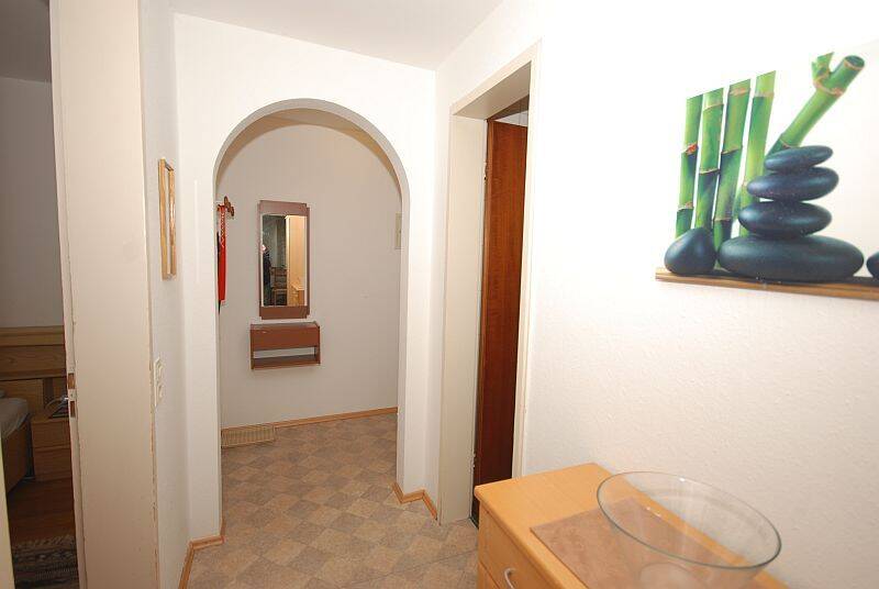 Zwei-Zimmer-Wohnung komplett möbliert und ausgestattet in zentrumsnaher Lage – 83435 Bad Reichenhall – Vorschaubild 7