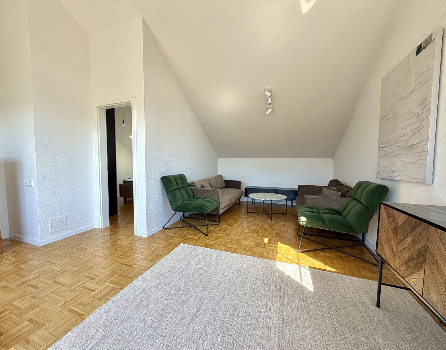 Hochwertig möblierte Maisonette mit großzügiger Dachterrasse & moderner Ausstattung – 52072 Aachen – Vorschaubild 2