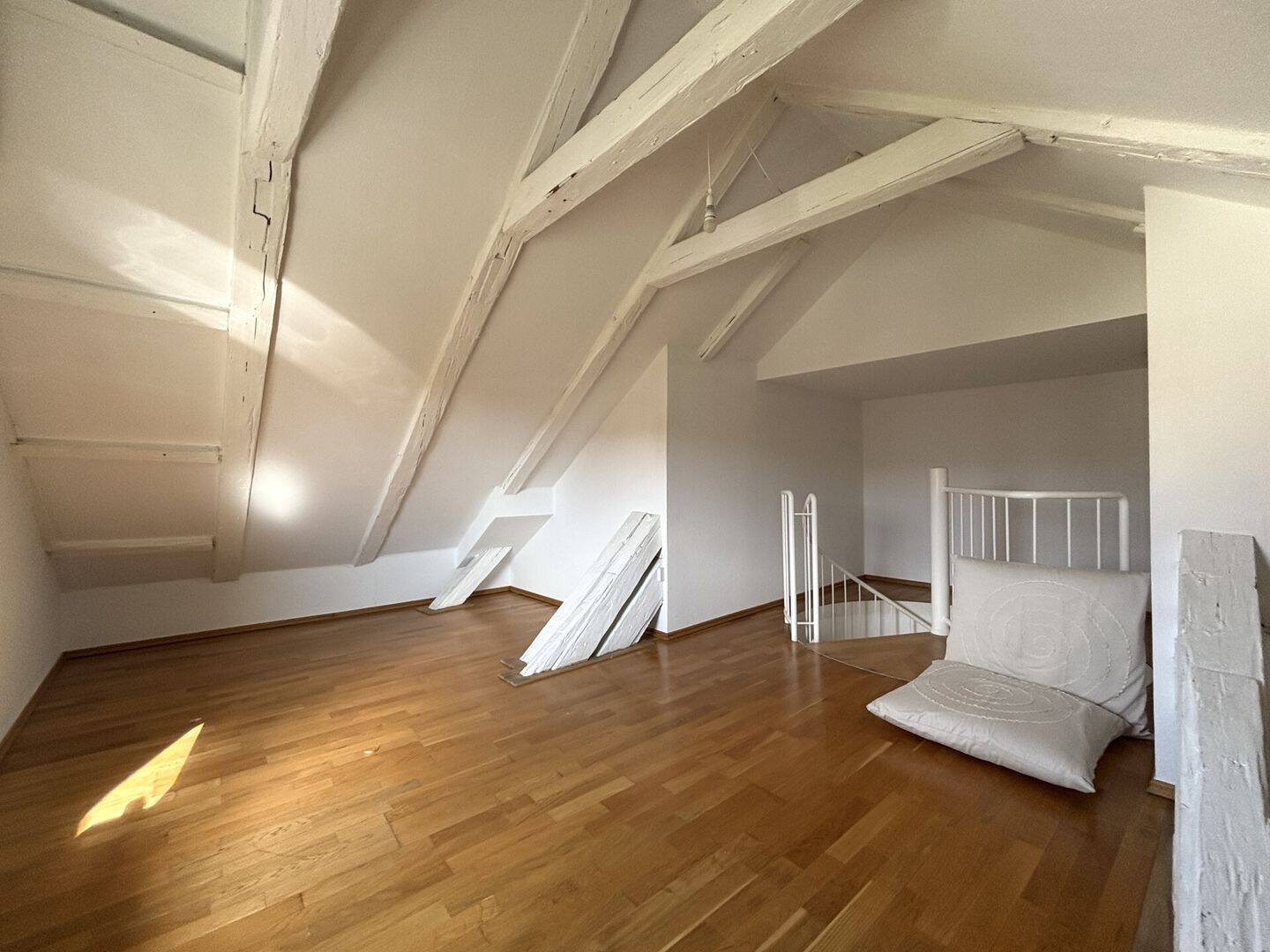 Wohnen mit Altbauflair: 4 Zimmer, Hobbyraum & TG im Herzen der Stadt – 71634 Ludwigsburg – Vorschaubild 6