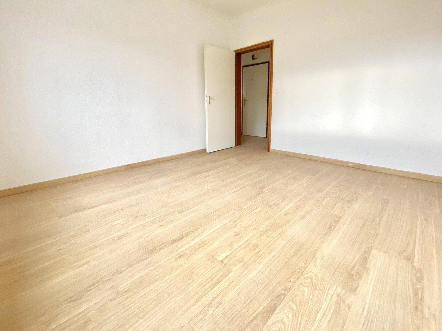 Charmante 2-Zimmer-Wohnung mit Balkon – sofort bezugsbereit – 27283 Verden (Aller) – Vorschaubild 2