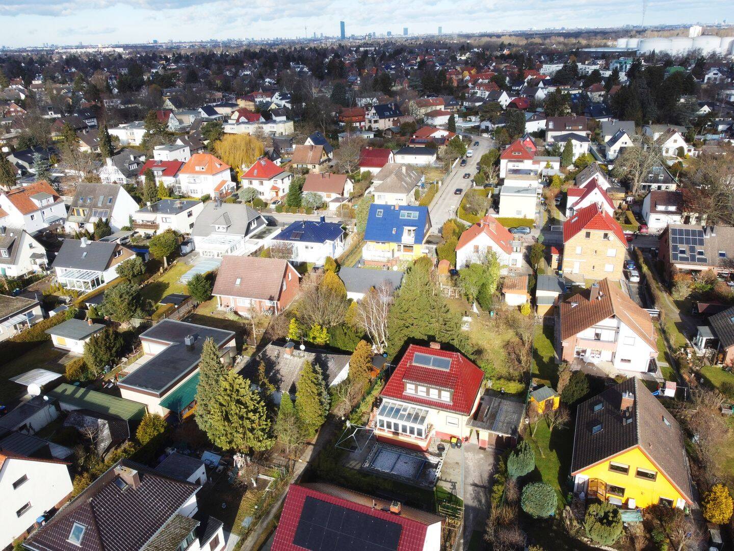Einfamilienhaus in Berlin-Rudow (bezugsfrei) – 4 Zi. ca. 109 m² Wohnfläche plus ca. 56 m² Souterrain – 12357 Berlin – Vorschaubild 2