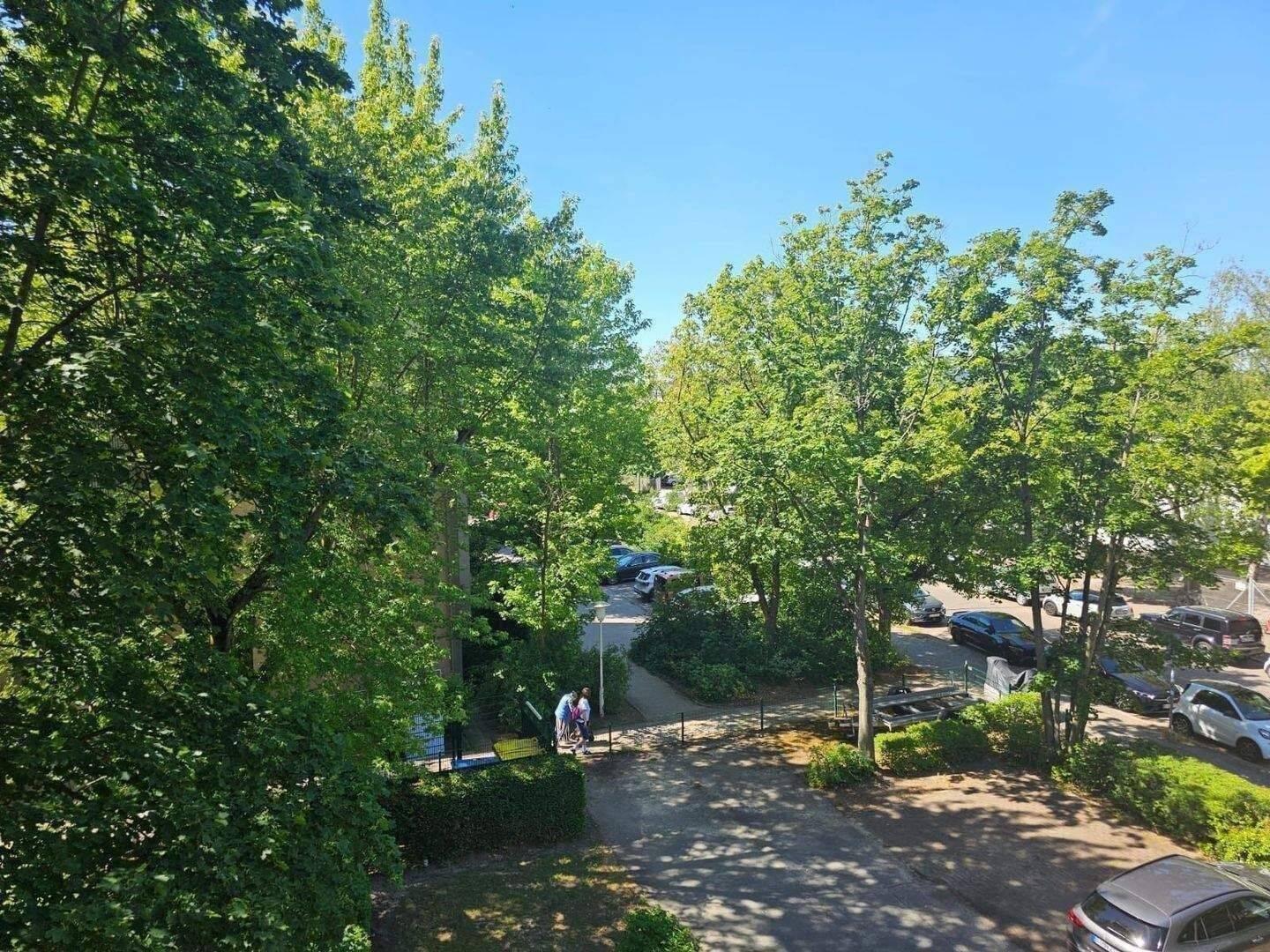 Sofortbezug / TOP 2 Zimmerwohnung mit Sonnenbalkon und Tageslichtbad – 0172-3261193 – 13581 Berlin – Vorschaubild 2