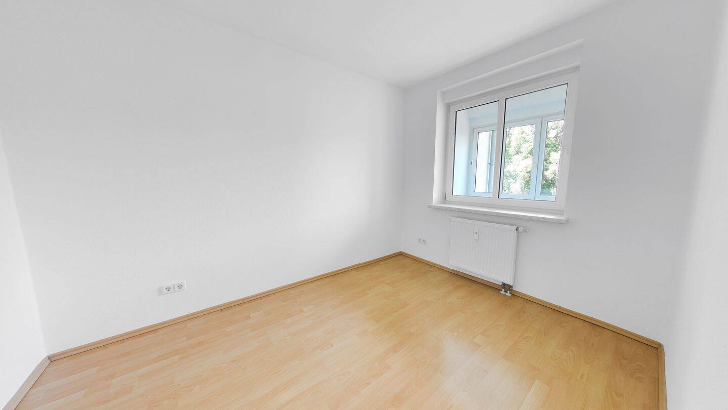 Leerstehende 2,5 Zimmerwohnung! Loggia! Tageslichtbad! Badewanne! – 1277 Dresden – Vorschaubild 5