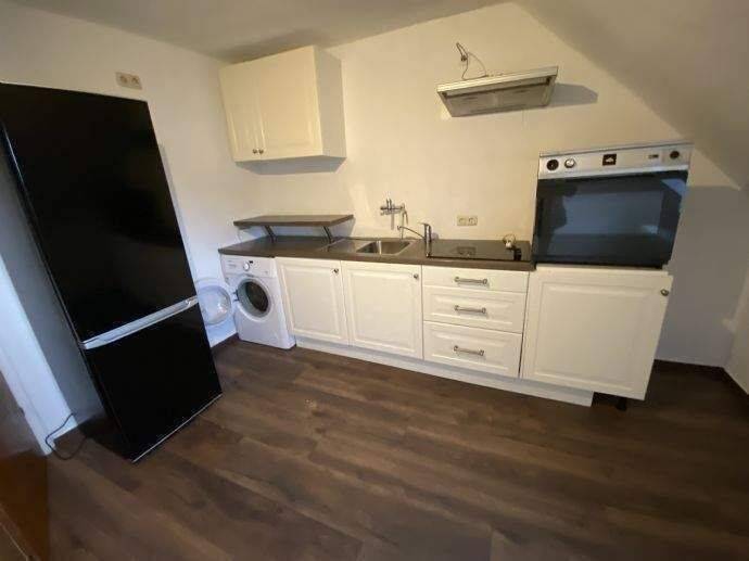 Ab 01.10.2026 / Gemütliche 3-Zimmer-Wohnung / Dachgeschosswohnung (3. OG) mit Einbauküche / ohne Balkon und ohne Aufzug – 54290 Trier – Vorschaubild 4