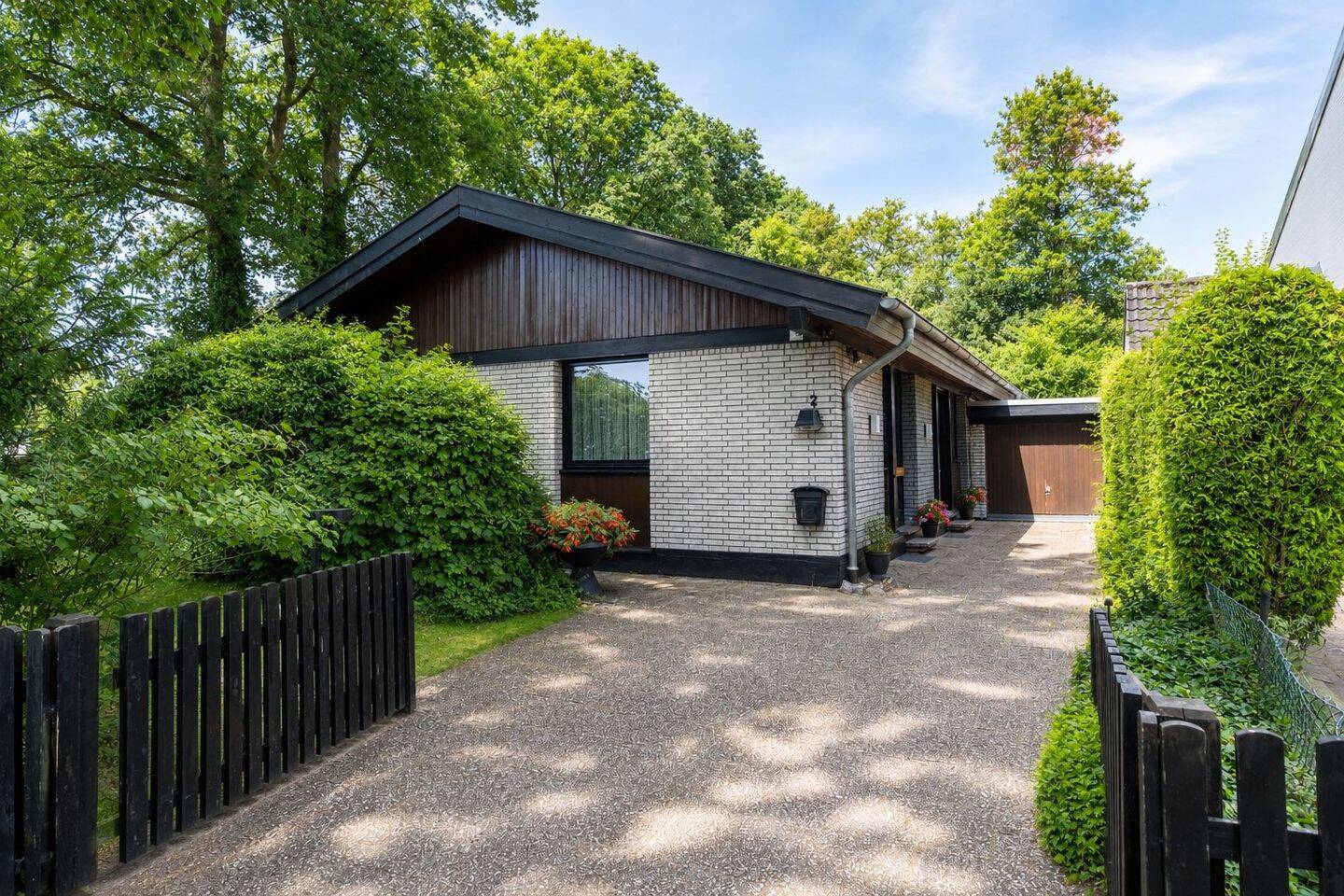 Architekten Bungalow mit Einliegerwohnung auf großem eingewachsenem Grundstück – 28259 Bremen – Vorschaubild 2