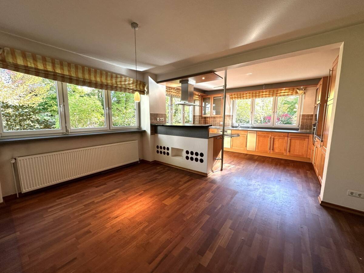 Charmantes & großzügiges Einfamilienhaus in grüner und begehrter Lage von Hamburg-Duvenstedt – 22397 Hamburg – Vorschaubild 9