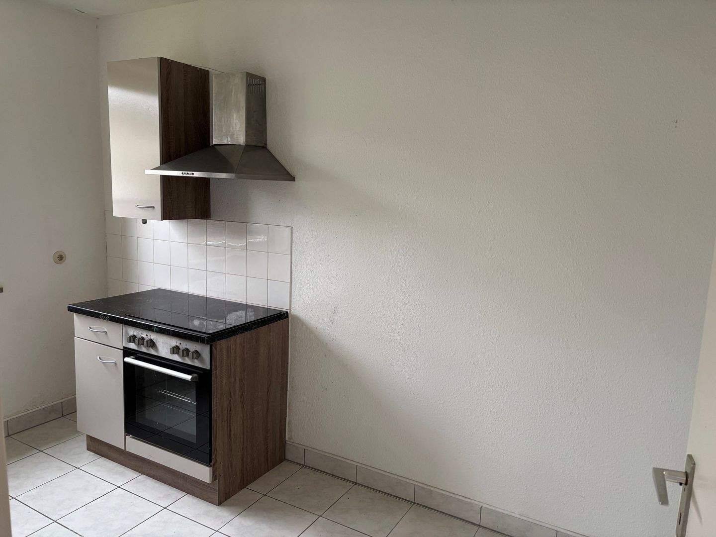 Sehr gepflegte Zwei-Zimmer-Wohnung im 1. OG mit Küche und Duschbad und großer Loggia in Neumünster-Ruthenberg – 24539 Neumünster – Vorschaubild 7