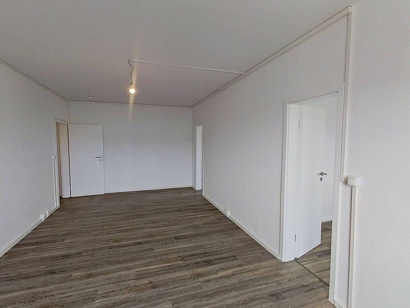 Großzügige 3-Zimmer-Wohnung mit Küche und Balkon in Rostock – 18106 Rostock – Vorschaubild 3
