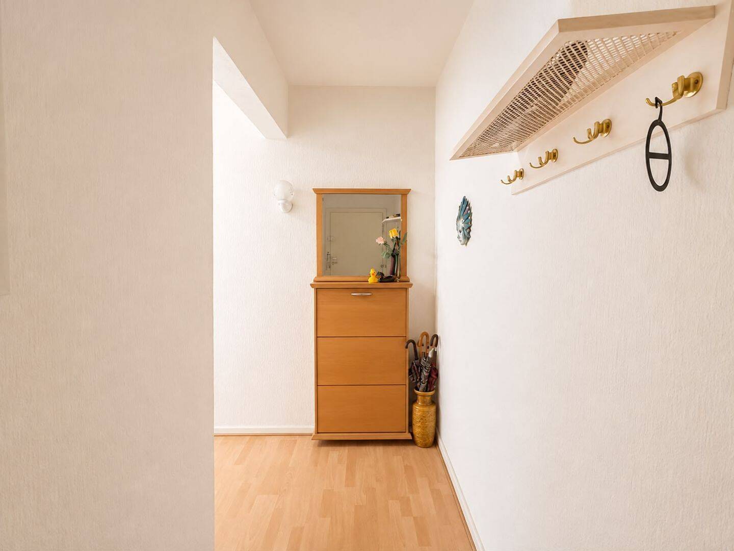 Bezugsfreie 2-Zimmer-Wohnung mit Balkon in zentraler Lage von Düsseldorf- Pempelfort – 40211 Düsseldorf – Vorschaubild 11