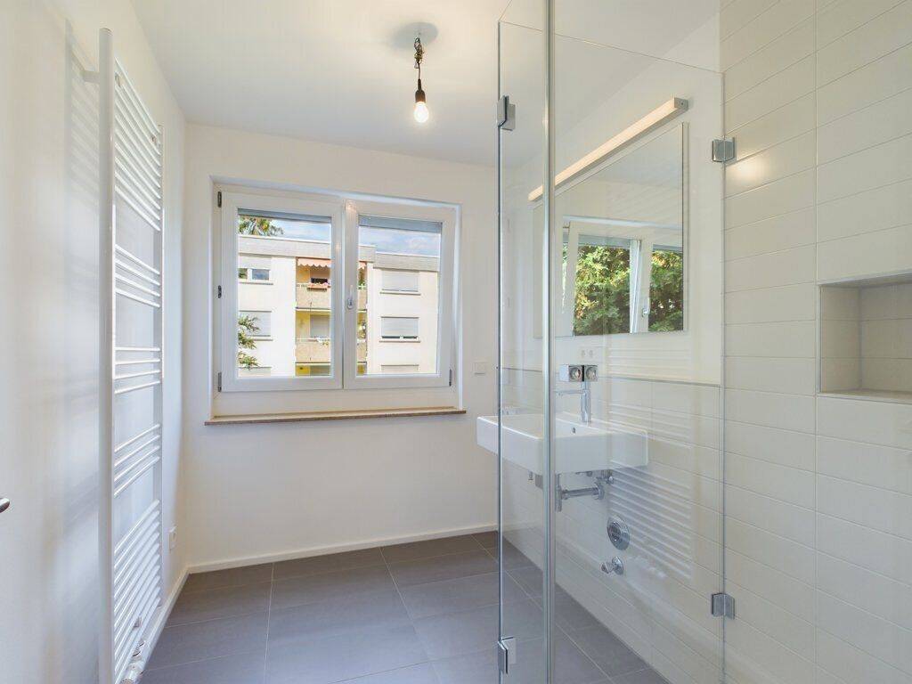 Neu sanierte 3-Zimmer-Wohnung mit moderner Küche, Pkw-Stellplatz in ruhiger aber zentraler Lage – 70374 Stuttgart – Vorschaubild 11
